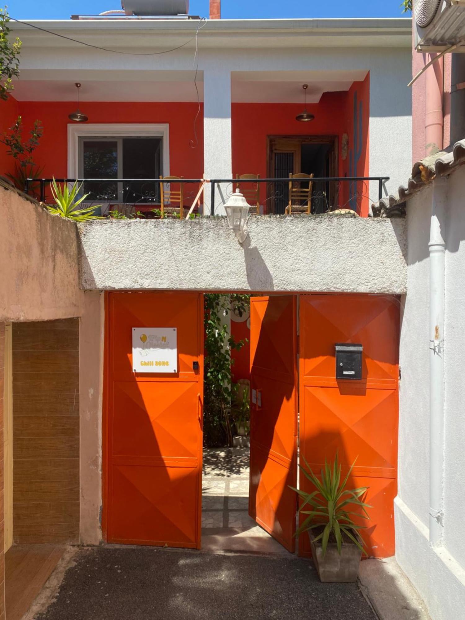 Trip'N'Hostel Chill Zone Tirana Exterior foto